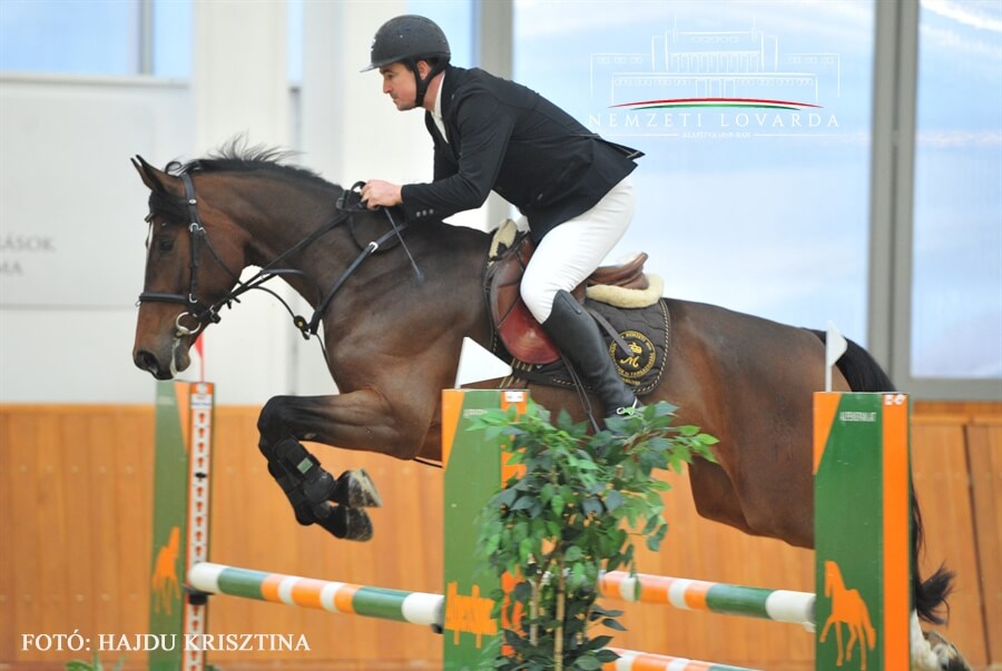 Jessica nyerte a Díjugrató Fedeles Döntőt az 5 éves lovaknál