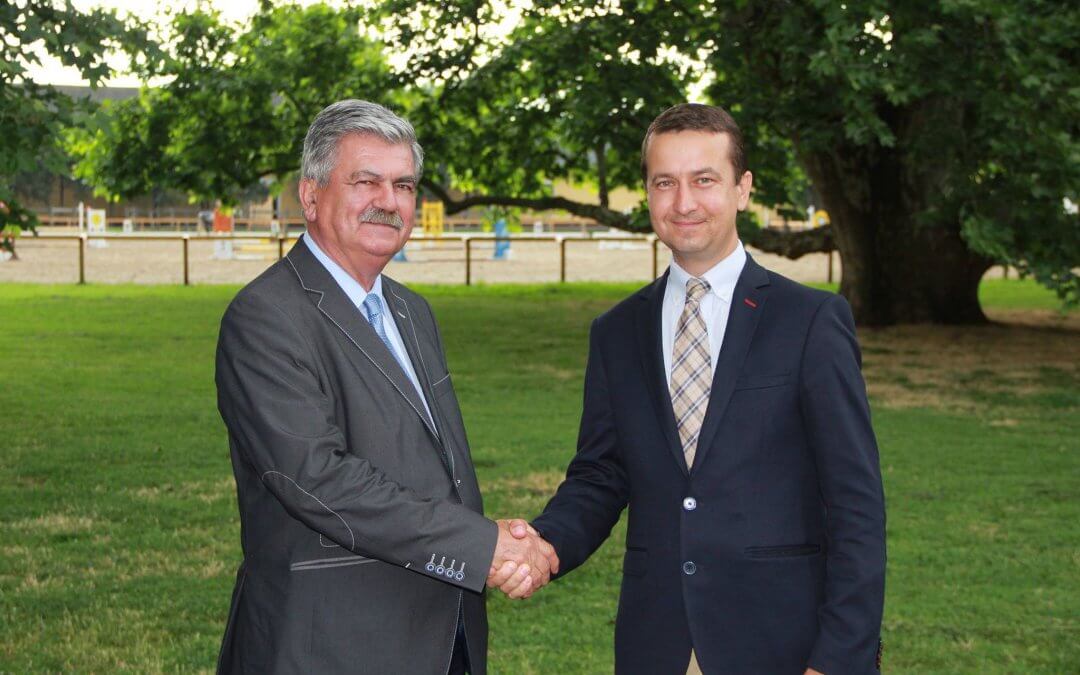 Sajtótájékoztatón köszönt el a kormánybiztos