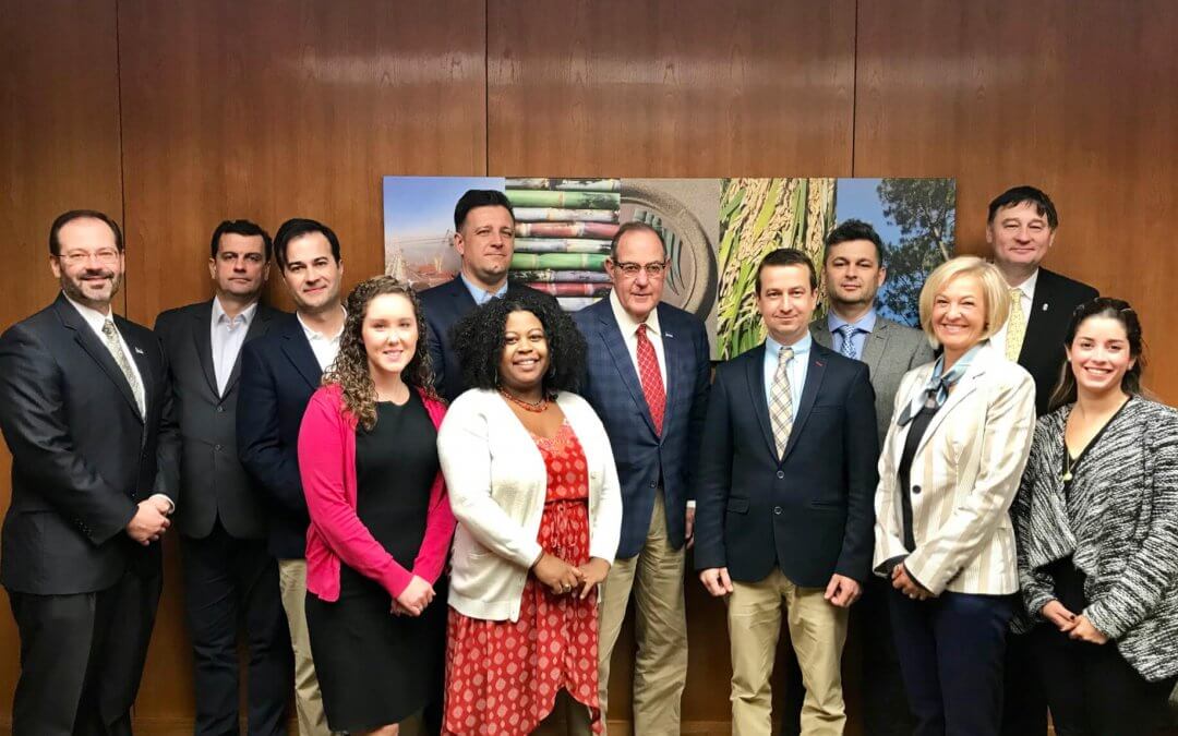 A Ménesbirtok menedzsmentjének látogatásáról tudósít a Louisianai Állami Egyetem (LSU – Louisiana State University, Baton Rouge, U. S. A.) honlapja